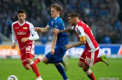 雷速体育下载-关于足球联赛近况点评，弱队逐渐适应激烈赛程的信息