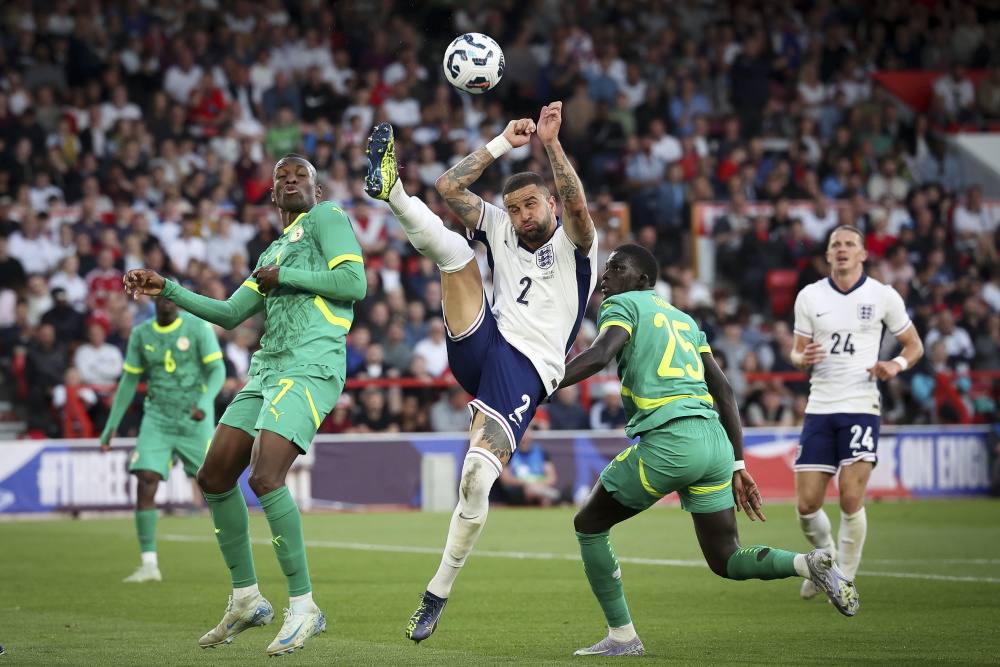 足球比赛成为各国民众追逐的焦点 足球比赛成为各国民众追逐的焦点