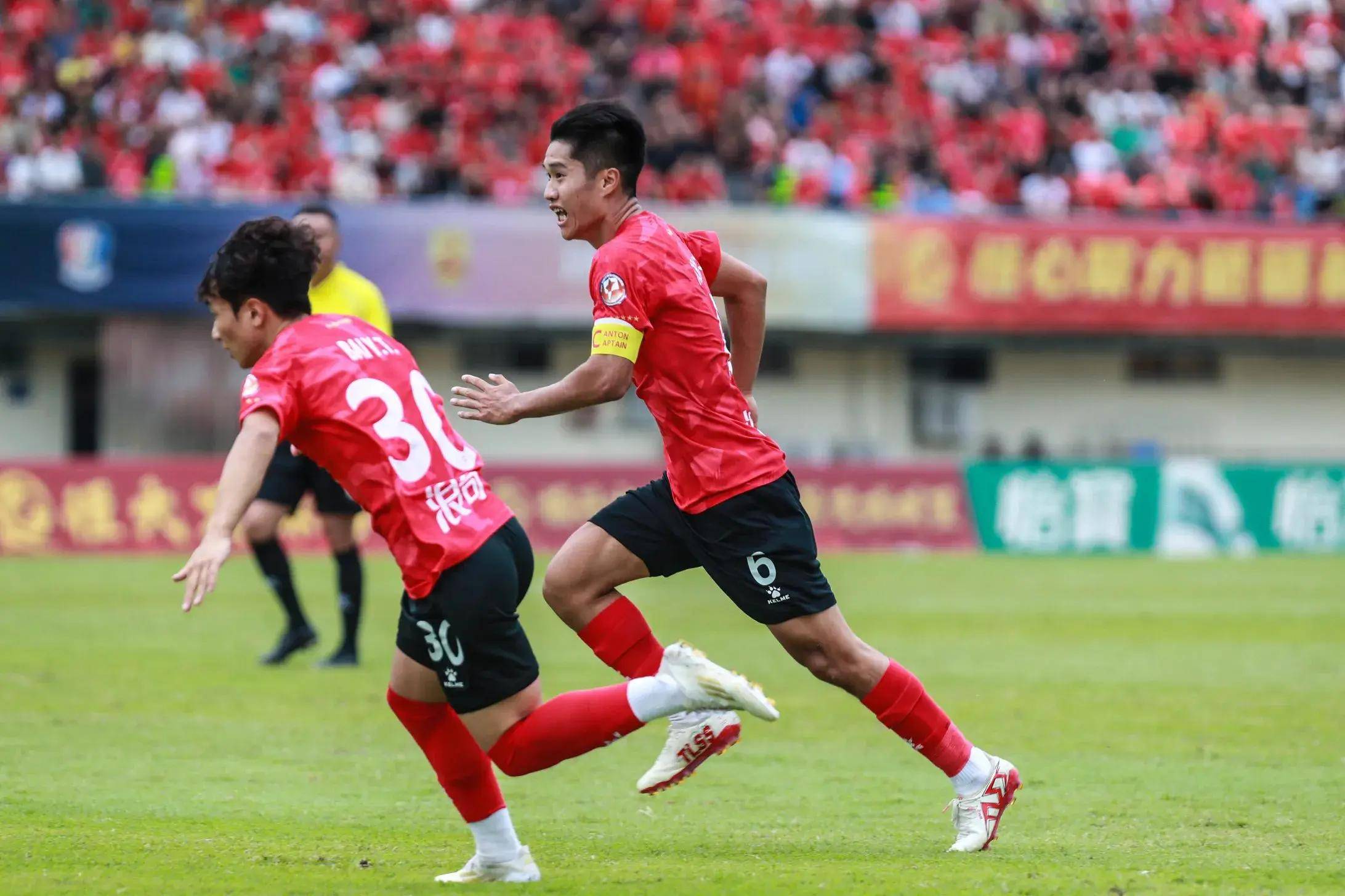 广州队主场击败重庆队,赢得胜利保持不败的简单介绍 广州队主场击败重庆队,赢得胜利保持不败的简单介绍