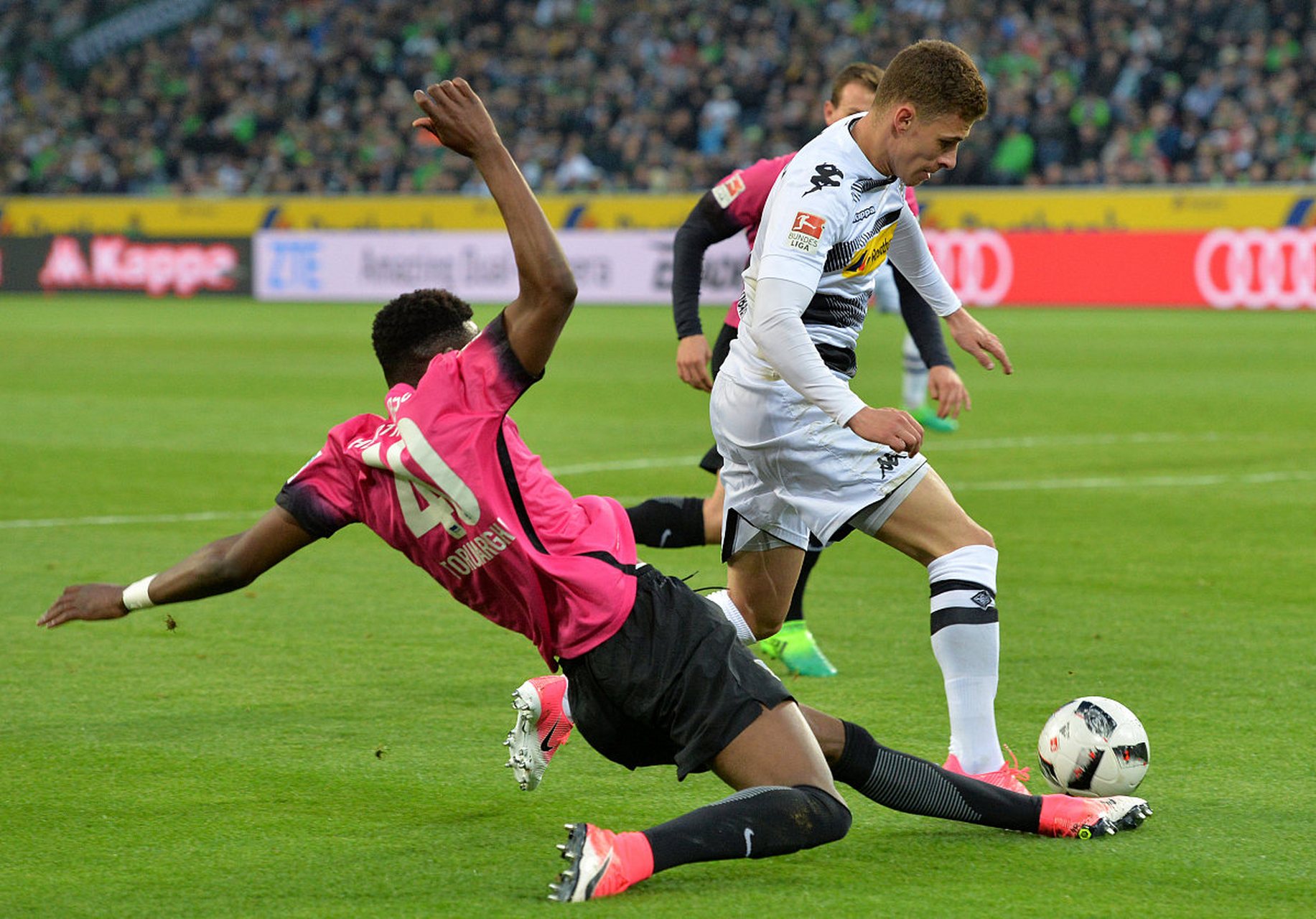 霍芬海姆轻松击败巴黎FC,积分榜上稳健上升的简单介绍 霍芬海姆轻松击败巴黎FC,积分榜上稳健上升的简单介绍